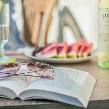 Апартаменты Awesome Apartment In Miedzyzdroje Мендзыздрое