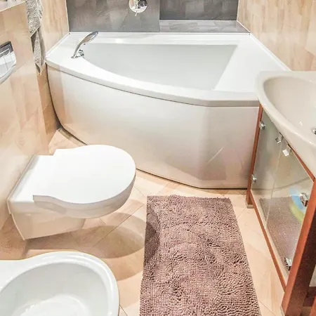 Awesome Apartment In Miedzyzdroje Апартаменты *